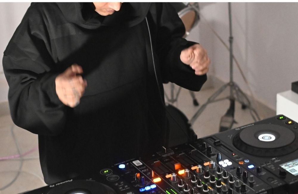 Best Techno DJ in India for Underground Events & Club Nights | Avnavion